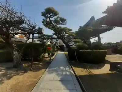 来迎寺の{uncategorized: "未分類", other: "その他", undefined: "問題あり", building: "その他建物", grave: "お墓", sacred_gate: "鳥居", guardian: "狛犬", statue: "像", buddha: "仏像", history: "歴史", nature: "自然", garden: "庭園", animal: "動物", pagoda: "塔", temizu: "手水舎", mountain_gate: "山門・神門", sanctuary: "本殿・本堂", subordinate: "末社・摂社", art: "芸術", scenery: "景色", jizo: "地蔵", ema: "絵馬", goshuin: "御朱印", omikuji: "おみくじ", items: "授与品その他", amulet: "お守り", goshuincho: "御朱印帳", eats: "食事", festival: "お祭り", votive_dance: "神楽", shichigosan: "七五三参", wedding: "結婚式", experience: "体験その他", initially: "初詣", around: "周辺", anti_infection: "感染症対策"}