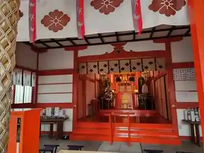四宮神社の本殿