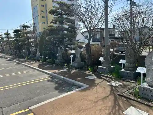 湯川寺 の{uncategorized: "未分類", other: "その他", undefined: "問題あり", building: "その他建物", grave: "お墓", sacred_gate: "鳥居", guardian: "狛犬", statue: "像", buddha: "仏像", history: "歴史", nature: "自然", garden: "庭園", animal: "動物", pagoda: "塔", temizu: "手水舎", mountain_gate: "山門・神門", sanctuary: "本殿・本堂", subordinate: "末社・摂社", art: "芸術", scenery: "景色", jizo: "地蔵", ema: "絵馬", goshuin: "御朱印", omikuji: "おみくじ", items: "授与品その他", amulet: "お守り", goshuincho: "御朱印帳", eats: "食事", festival: "お祭り", votive_dance: "神楽", shichigosan: "七五三参", wedding: "結婚式", experience: "体験その他", initially: "初詣", around: "周辺", anti_infection: "感染症対策"}