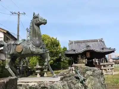 富士浅間社の{uncategorized: "未分類", other: "その他", undefined: "問題あり", building: "その他建物", grave: "お墓", sacred_gate: "鳥居", guardian: "狛犬", statue: "像", buddha: "仏像", history: "歴史", nature: "自然", garden: "庭園", animal: "動物", pagoda: "塔", temizu: "手水舎", mountain_gate: "山門・神門", sanctuary: "本殿・本堂", subordinate: "末社・摂社", art: "芸術", scenery: "景色", jizo: "地蔵", ema: "絵馬", goshuin: "御朱印", omikuji: "おみくじ", items: "授与品その他", amulet: "お守り", goshuincho: "御朱印帳", eats: "食事", festival: "お祭り", votive_dance: "神楽", shichigosan: "七五三参", wedding: "結婚式", experience: "体験その他", initially: "初詣", around: "周辺", anti_infection: "感染症対策"}