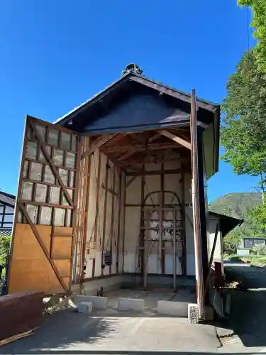 須須岐水神社の{uncategorized: "未分類", other: "その他", undefined: "問題あり", building: "その他建物", grave: "お墓", sacred_gate: "鳥居", guardian: "狛犬", statue: "像", buddha: "仏像", history: "歴史", nature: "自然", garden: "庭園", animal: "動物", pagoda: "塔", temizu: "手水舎", mountain_gate: "山門・神門", sanctuary: "本殿・本堂", subordinate: "末社・摂社", art: "芸術", scenery: "景色", jizo: "地蔵", ema: "絵馬", goshuin: "御朱印", omikuji: "おみくじ", items: "授与品その他", amulet: "お守り", goshuincho: "御朱印帳", eats: "食事", festival: "お祭り", votive_dance: "神楽", shichigosan: "七五三参", wedding: "結婚式", experience: "体験その他", initially: "初詣", around: "周辺", anti_infection: "感染症対策"}