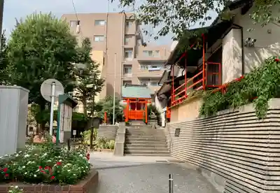 仲町稲荷神社の本殿・本堂