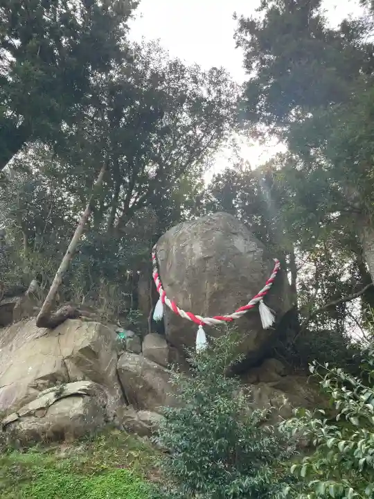 釣石神社の{uncategorized: "未分類", other: "その他", undefined: "問題あり", building: "その他建物", grave: "お墓", sacred_gate: "鳥居", guardian: "狛犬", statue: "像", buddha: "仏像", history: "歴史", nature: "自然", garden: "庭園", animal: "動物", pagoda: "塔", temizu: "手水舎", mountain_gate: "山門・神門", sanctuary: "本殿・本堂", subordinate: "末社・摂社", art: "芸術", scenery: "景色", jizo: "地蔵", ema: "絵馬", goshuin: "御朱印", omikuji: "おみくじ", items: "授与品その他", amulet: "お守り", goshuincho: "御朱印帳", eats: "食事", festival: "お祭り", votive_dance: "神楽", shichigosan: "七五三参", wedding: "結婚式", experience: "体験その他", initially: "初詣", around: "周辺", anti_infection: "感染症対策"}