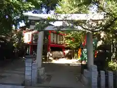 於玉稲荷神社の鳥居