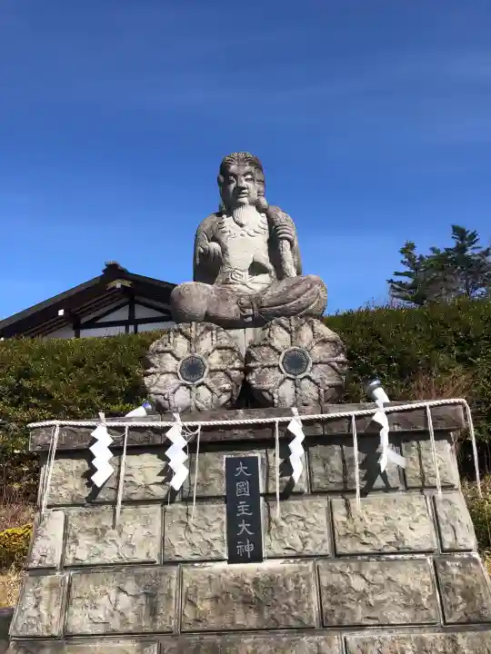 大國神社の{uncategorized: "未分類", other: "その他", undefined: "問題あり", building: "その他建物", grave: "お墓", sacred_gate: "鳥居", guardian: "狛犬", statue: "像", buddha: "仏像", history: "歴史", nature: "自然", garden: "庭園", animal: "動物", pagoda: "塔", temizu: "手水舎", mountain_gate: "山門・神門", sanctuary: "本殿・本堂", subordinate: "末社・摂社", art: "芸術", scenery: "景色", jizo: "地蔵", ema: "絵馬", goshuin: "御朱印", omikuji: "おみくじ", items: "授与品その他", amulet: "お守り", goshuincho: "御朱印帳", eats: "食事", festival: "お祭り", votive_dance: "神楽", shichigosan: "七五三参", wedding: "結婚式", experience: "体験その他", initially: "初詣", around: "周辺", anti_infection: "感染症対策"}