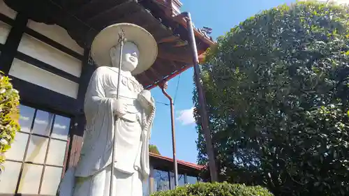 極楽寺の像