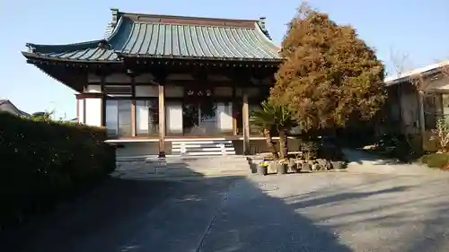 隣光院の本殿・本堂