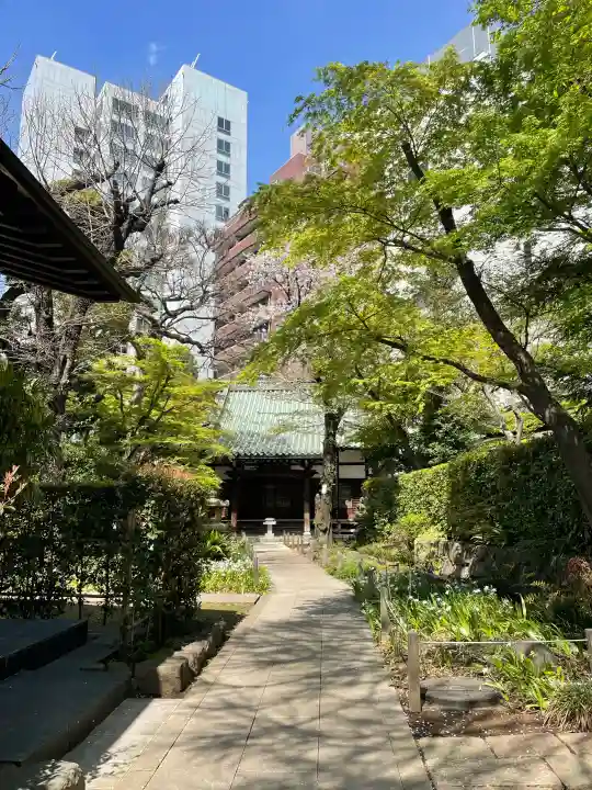 東福寺の{uncategorized: "未分類", other: "その他", undefined: "問題あり", building: "その他建物", grave: "お墓", sacred_gate: "鳥居", guardian: "狛犬", statue: "像", buddha: "仏像", history: "歴史", nature: "自然", garden: "庭園", animal: "動物", pagoda: "塔", temizu: "手水舎", mountain_gate: "山門・神門", sanctuary: "本殿・本堂", subordinate: "末社・摂社", art: "芸術", scenery: "景色", jizo: "地蔵", ema: "絵馬", goshuin: "御朱印", omikuji: "おみくじ", items: "授与品その他", amulet: "お守り", goshuincho: "御朱印帳", eats: "食事", festival: "お祭り", votive_dance: "神楽", shichigosan: "七五三参", wedding: "結婚式", experience: "体験その他", initially: "初詣", around: "周辺", anti_infection: "感染症対策"}