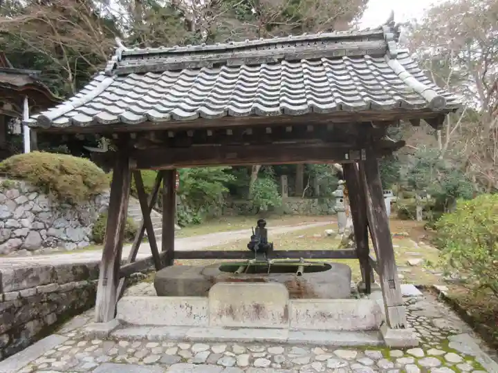 観心寺の手水舎