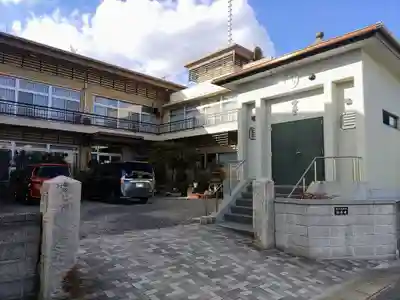 信厚寺の本殿・本堂