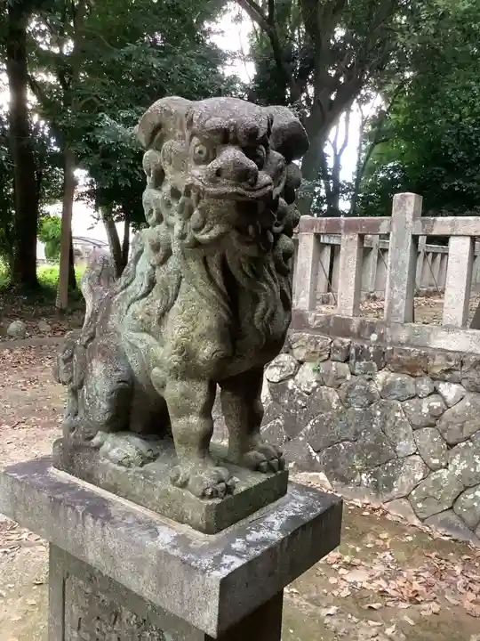 三明神社(神領町)の狛犬