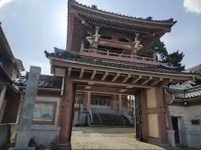 称円寺の山門