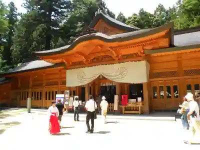 穂高神社本宮の{uncategorized: "未分類", other: "その他", undefined: "問題あり", building: "その他建物", grave: "お墓", sacred_gate: "鳥居", guardian: "狛犬", statue: "像", buddha: "仏像", history: "歴史", nature: "自然", garden: "庭園", animal: "動物", pagoda: "塔", temizu: "手水舎", mountain_gate: "山門・神門", sanctuary: "本殿・本堂", subordinate: "末社・摂社", art: "芸術", scenery: "景色", jizo: "地蔵", ema: "絵馬", goshuin: "御朱印", omikuji: "おみくじ", items: "授与品その他", amulet: "お守り", goshuincho: "御朱印帳", eats: "食事", festival: "お祭り", votive_dance: "神楽", shichigosan: "七五三参", wedding: "結婚式", experience: "体験その他", initially: "初詣", around: "周辺", anti_infection: "感染症対策"}