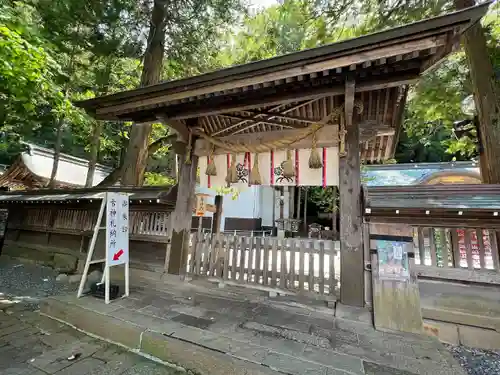 諏訪大社の山門・神門