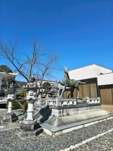 崋山神社の{uncategorized: "未分類", other: "その他", undefined: "問題あり", building: "その他建物", grave: "お墓", sacred_gate: "鳥居", guardian: "狛犬", statue: "像", buddha: "仏像", history: "歴史", nature: "自然", garden: "庭園", animal: "動物", pagoda: "塔", temizu: "手水舎", mountain_gate: "山門・神門", sanctuary: "本殿・本堂", subordinate: "末社・摂社", art: "芸術", scenery: "景色", jizo: "地蔵", ema: "絵馬", goshuin: "御朱印", omikuji: "おみくじ", items: "授与品その他", amulet: "お守り", goshuincho: "御朱印帳", eats: "食事", festival: "お祭り", votive_dance: "神楽", shichigosan: "七五三参", wedding: "結婚式", experience: "体験その他", initially: "初詣", around: "周辺", anti_infection: "感染症対策"}