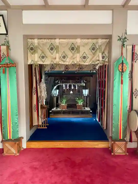 舟渡氷川神社の{uncategorized: "未分類", other: "その他", undefined: "問題あり", building: "その他建物", grave: "お墓", sacred_gate: "鳥居", guardian: "狛犬", statue: "像", buddha: "仏像", history: "歴史", nature: "自然", garden: "庭園", animal: "動物", pagoda: "塔", temizu: "手水舎", mountain_gate: "山門・神門", sanctuary: "本殿・本堂", subordinate: "末社・摂社", art: "芸術", scenery: "景色", jizo: "地蔵", ema: "絵馬", goshuin: "御朱印", omikuji: "おみくじ", items: "授与品その他", amulet: "お守り", goshuincho: "御朱印帳", eats: "食事", festival: "お祭り", votive_dance: "神楽", shichigosan: "七五三参", wedding: "結婚式", experience: "体験その他", initially: "初詣", around: "周辺", anti_infection: "感染症対策"}