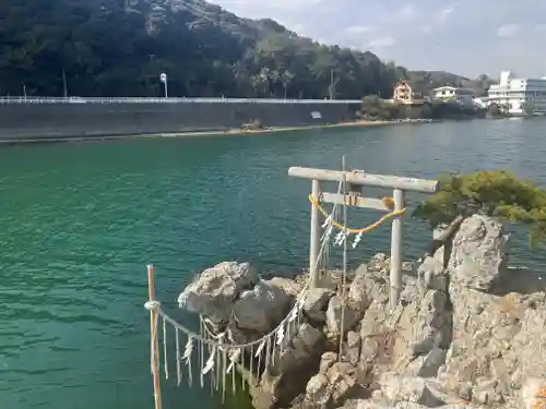 猪鼻湖神社(静岡県)