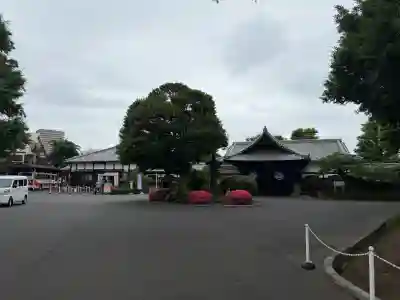 寛永寺(根本中堂)の{uncategorized: "未分類", other: "その他", undefined: "問題あり", building: "その他建物", grave: "お墓", sacred_gate: "鳥居", guardian: "狛犬", statue: "像", buddha: "仏像", history: "歴史", nature: "自然", garden: "庭園", animal: "動物", pagoda: "塔", temizu: "手水舎", mountain_gate: "山門・神門", sanctuary: "本殿・本堂", subordinate: "末社・摂社", art: "芸術", scenery: "景色", jizo: "地蔵", ema: "絵馬", goshuin: "御朱印", omikuji: "おみくじ", items: "授与品その他", amulet: "お守り", goshuincho: "御朱印帳", eats: "食事", festival: "お祭り", votive_dance: "神楽", shichigosan: "七五三参", wedding: "結婚式", experience: "体験その他", initially: "初詣", around: "周辺", anti_infection: "感染症対策"}