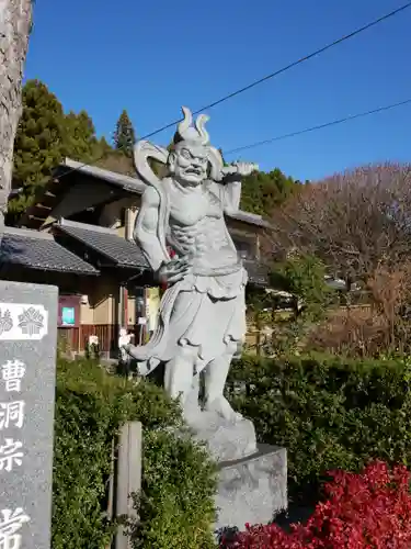 常泉寺の像