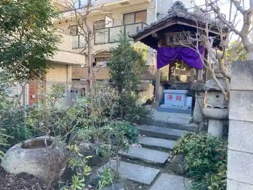 不動尊の{uncategorized: "未分類", other: "その他", undefined: "問題あり", building: "その他建物", grave: "お墓", sacred_gate: "鳥居", guardian: "狛犬", statue: "像", buddha: "仏像", history: "歴史", nature: "自然", garden: "庭園", animal: "動物", pagoda: "塔", temizu: "手水舎", mountain_gate: "山門・神門", sanctuary: "本殿・本堂", subordinate: "末社・摂社", art: "芸術", scenery: "景色", jizo: "地蔵", ema: "絵馬", goshuin: "御朱印", omikuji: "おみくじ", items: "授与品その他", amulet: "お守り", goshuincho: "御朱印帳", eats: "食事", festival: "お祭り", votive_dance: "神楽", shichigosan: "七五三参", wedding: "結婚式", experience: "体験その他", initially: "初詣", around: "周辺", anti_infection: "感染症対策"}