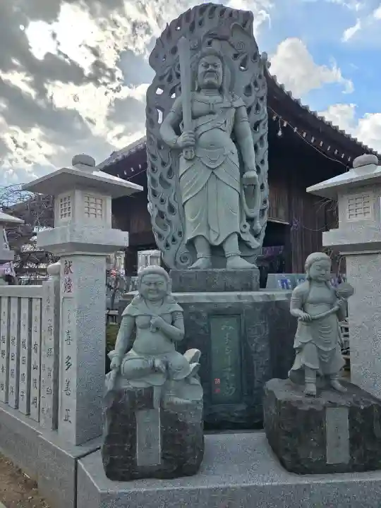 成田山川越別院の{uncategorized: "未分類", other: "その他", undefined: "問題あり", building: "その他建物", grave: "お墓", sacred_gate: "鳥居", guardian: "狛犬", statue: "像", buddha: "仏像", history: "歴史", nature: "自然", garden: "庭園", animal: "動物", pagoda: "塔", temizu: "手水舎", mountain_gate: "山門・神門", sanctuary: "本殿・本堂", subordinate: "末社・摂社", art: "芸術", scenery: "景色", jizo: "地蔵", ema: "絵馬", goshuin: "御朱印", omikuji: "おみくじ", items: "授与品その他", amulet: "お守り", goshuincho: "御朱印帳", eats: "食事", festival: "お祭り", votive_dance: "神楽", shichigosan: "七五三参", wedding: "結婚式", experience: "体験その他", initially: "初詣", around: "周辺", anti_infection: "感染症対策"}