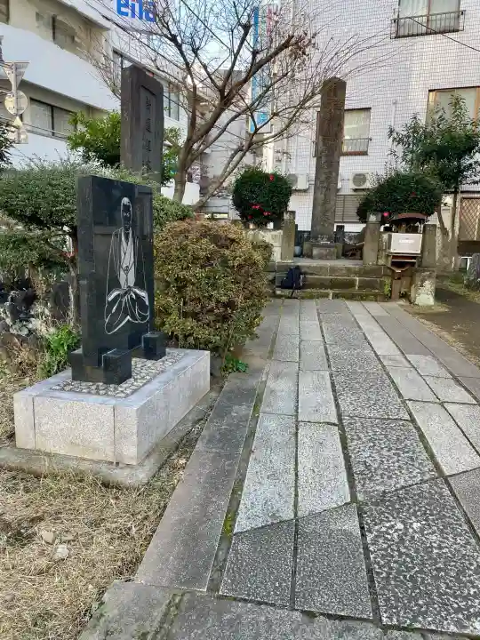 板橋寿徳寺新撰組墓所(近藤勇墓所)の{uncategorized: "未分類", other: "その他", undefined: "問題あり", building: "その他建物", grave: "お墓", sacred_gate: "鳥居", guardian: "狛犬", statue: "像", buddha: "仏像", history: "歴史", nature: "自然", garden: "庭園", animal: "動物", pagoda: "塔", temizu: "手水舎", mountain_gate: "山門・神門", sanctuary: "本殿・本堂", subordinate: "末社・摂社", art: "芸術", scenery: "景色", jizo: "地蔵", ema: "絵馬", goshuin: "御朱印", omikuji: "おみくじ", items: "授与品その他", amulet: "お守り", goshuincho: "御朱印帳", eats: "食事", festival: "お祭り", votive_dance: "神楽", shichigosan: "七五三参", wedding: "結婚式", experience: "体験その他", initially: "初詣", around: "周辺", anti_infection: "感染症対策"}