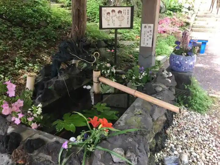 虻田神社の手水舎