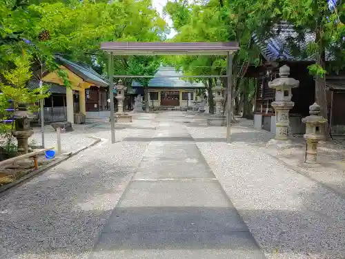 六所社（下飯田）のその他建物