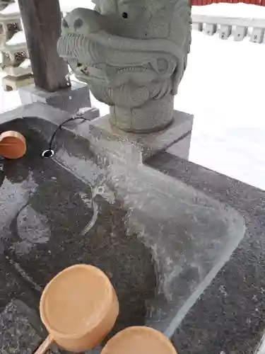 新川皇大神社の手水