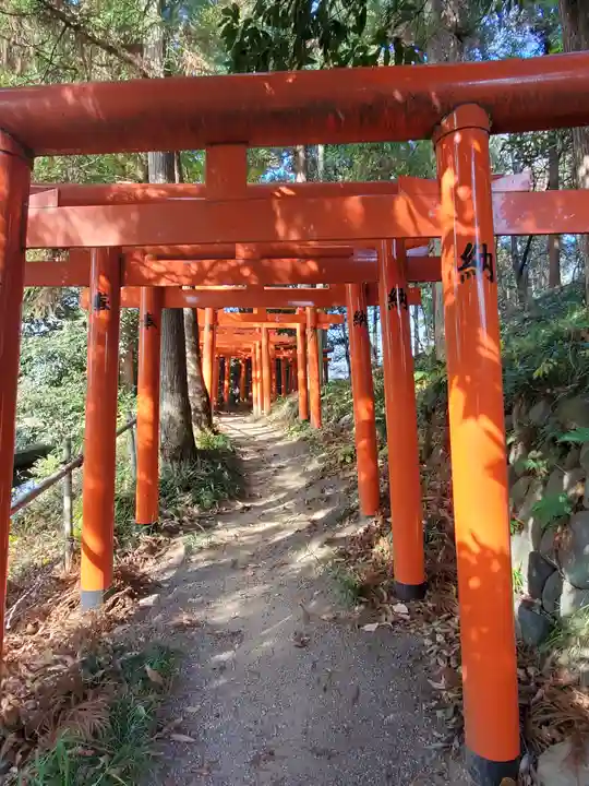 烏子稲荷神社の鳥居