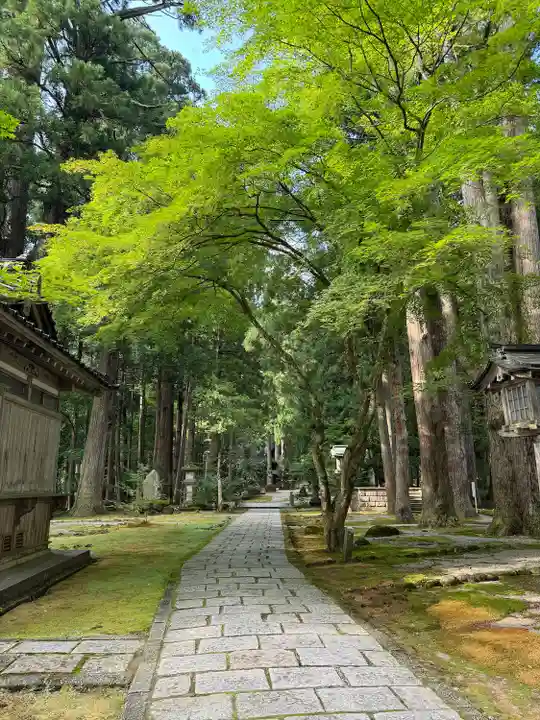 雄山神社中宮祈願殿(富山県)