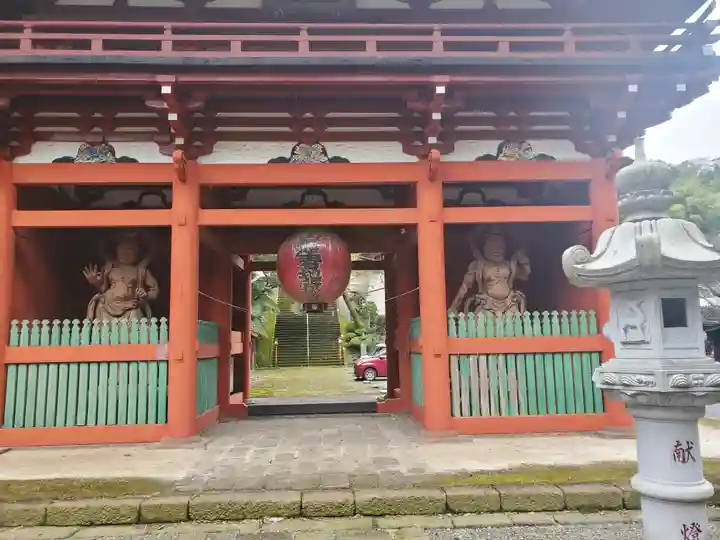 岩舟山高勝寺の山門・神門
