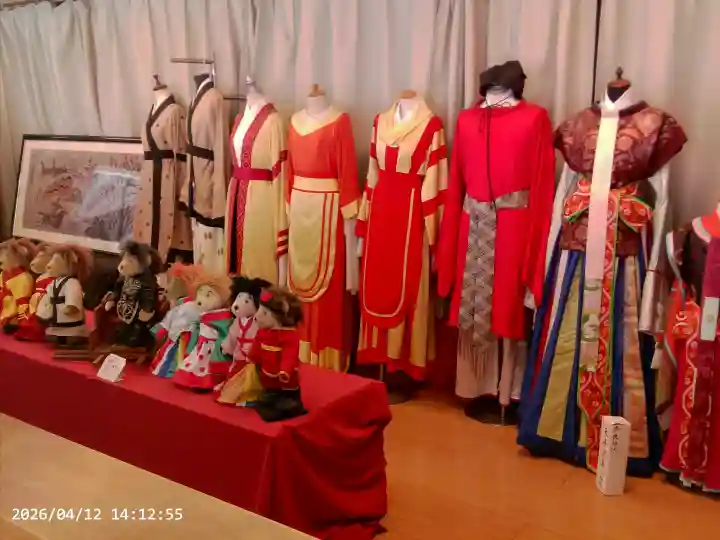 高麗神社の{uncategorized: "未分類", other: "その他", undefined: "問題あり", building: "その他建物", grave: "お墓", sacred_gate: "鳥居", guardian: "狛犬", statue: "像", buddha: "仏像", history: "歴史", nature: "自然", garden: "庭園", animal: "動物", pagoda: "塔", temizu: "手水舎", mountain_gate: "山門・神門", sanctuary: "本殿・本堂", subordinate: "末社・摂社", art: "芸術", scenery: "景色", jizo: "地蔵", ema: "絵馬", goshuin: "御朱印", omikuji: "おみくじ", items: "授与品その他", amulet: "お守り", goshuincho: "御朱印帳", eats: "食事", festival: "お祭り", votive_dance: "神楽", shichigosan: "七五三参", wedding: "結婚式", experience: "体験その他", initially: "初詣", around: "周辺", anti_infection: "感染症対策"}