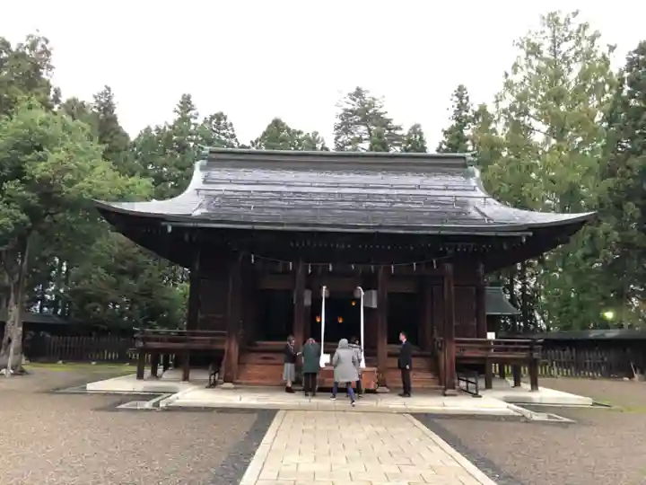 上杉神社の本殿・本堂