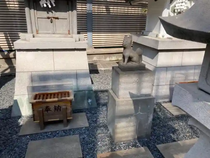 三松稲荷・活動大黒天の狛犬