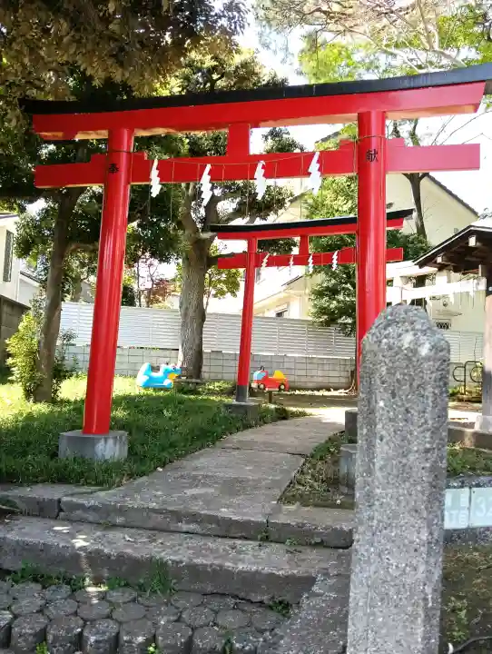 瘡守稲荷神社の{uncategorized: "未分類", other: "その他", undefined: "問題あり", building: "その他建物", grave: "お墓", sacred_gate: "鳥居", guardian: "狛犬", statue: "像", buddha: "仏像", history: "歴史", nature: "自然", garden: "庭園", animal: "動物", pagoda: "塔", temizu: "手水舎", mountain_gate: "山門・神門", sanctuary: "本殿・本堂", subordinate: "末社・摂社", art: "芸術", scenery: "景色", jizo: "地蔵", ema: "絵馬", goshuin: "御朱印", omikuji: "おみくじ", items: "授与品その他", amulet: "お守り", goshuincho: "御朱印帳", eats: "食事", festival: "お祭り", votive_dance: "神楽", shichigosan: "七五三参", wedding: "結婚式", experience: "体験その他", initially: "初詣", around: "周辺", anti_infection: "感染症対策"}