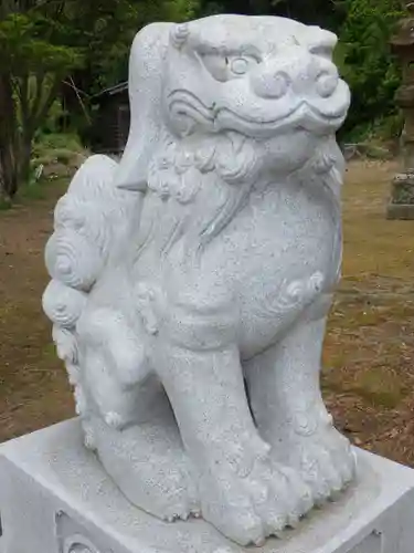 宇受賀命神社の狛犬