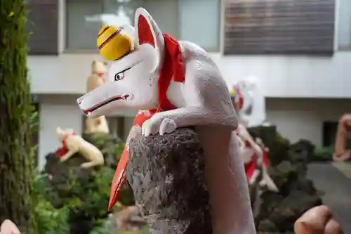 京濱伏見稲荷神社の狛犬