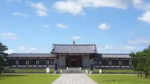 薬師寺の本殿・本堂