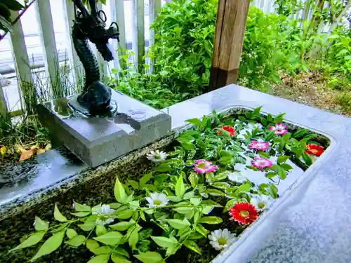 祖母井神社の手水舎