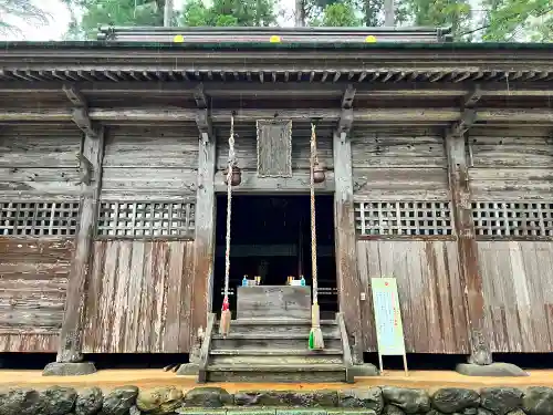 須波阿湏疑神社の本殿