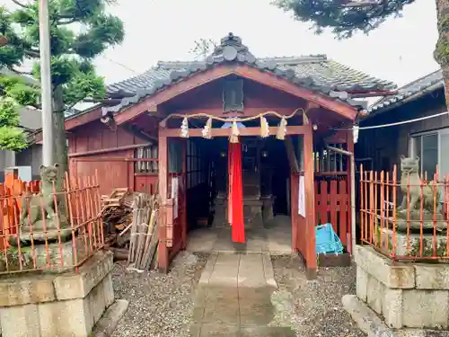 稲荷神社の本殿