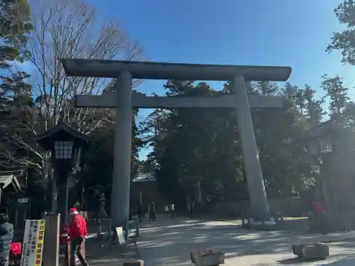 鹿島神宮の{uncategorized: "未分類", other: "その他", undefined: "問題あり", building: "その他建物", grave: "お墓", sacred_gate: "鳥居", guardian: "狛犬", statue: "像", buddha: "仏像", history: "歴史", nature: "自然", garden: "庭園", animal: "動物", pagoda: "塔", temizu: "手水舎", mountain_gate: "山門・神門", sanctuary: "本殿・本堂", subordinate: "末社・摂社", art: "芸術", scenery: "景色", jizo: "地蔵", ema: "絵馬", goshuin: "御朱印", omikuji: "おみくじ", items: "授与品その他", amulet: "お守り", goshuincho: "御朱印帳", eats: "食事", festival: "お祭り", votive_dance: "神楽", shichigosan: "七五三参", wedding: "結婚式", experience: "体験その他", initially: "初詣", around: "周辺", anti_infection: "感染症対策"}