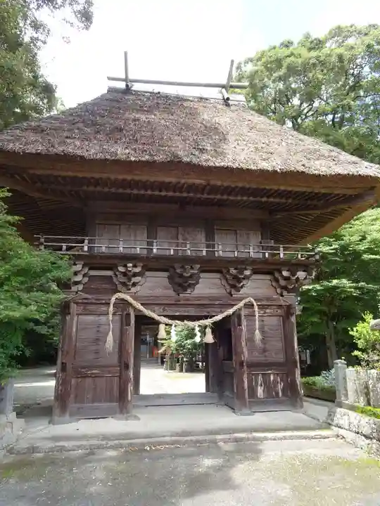王宮神社の山門・神門