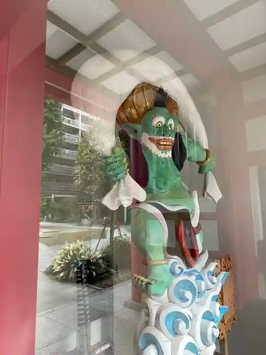 成子天神社の像