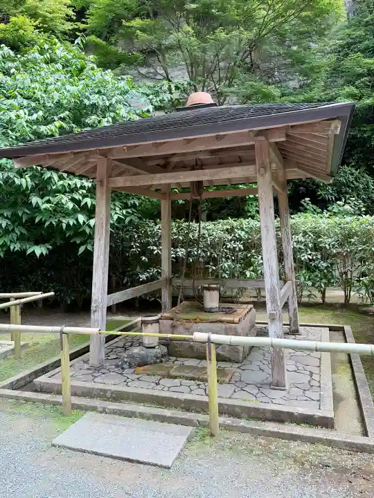 明月院の{uncategorized: "未分類", other: "その他", undefined: "問題あり", building: "その他建物", grave: "お墓", sacred_gate: "鳥居", guardian: "狛犬", statue: "像", buddha: "仏像", history: "歴史", nature: "自然", garden: "庭園", animal: "動物", pagoda: "塔", temizu: "手水舎", mountain_gate: "山門・神門", sanctuary: "本殿・本堂", subordinate: "末社・摂社", art: "芸術", scenery: "景色", jizo: "地蔵", ema: "絵馬", goshuin: "御朱印", omikuji: "おみくじ", items: "授与品その他", amulet: "お守り", goshuincho: "御朱印帳", eats: "食事", festival: "お祭り", votive_dance: "神楽", shichigosan: "七五三参", wedding: "結婚式", experience: "体験その他", initially: "初詣", around: "周辺", anti_infection: "感染症対策"}