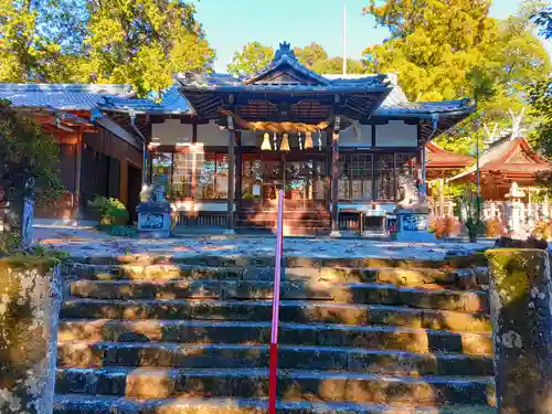 倭白山比咩神社（南出）の本殿・本堂