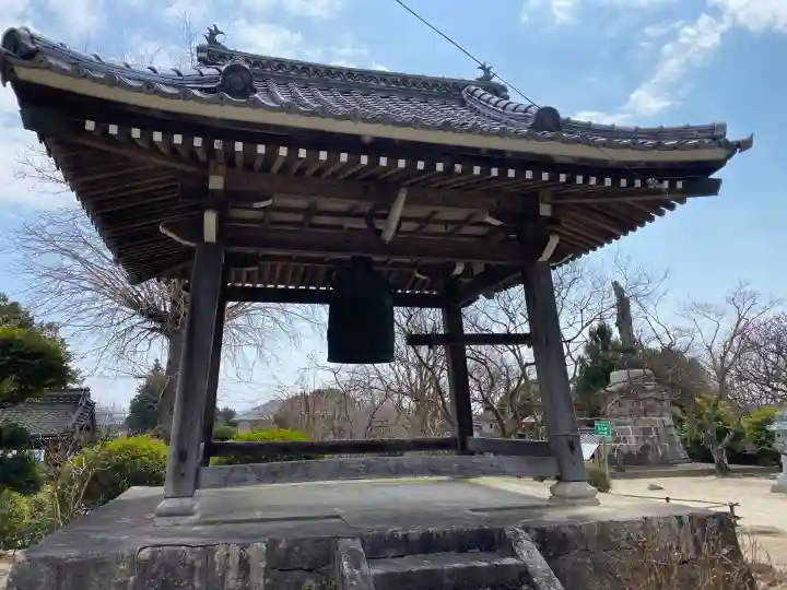 天徳寺の{uncategorized: "未分類", other: "その他", undefined: "問題あり", building: "その他建物", grave: "お墓", sacred_gate: "鳥居", guardian: "狛犬", statue: "像", buddha: "仏像", history: "歴史", nature: "自然", garden: "庭園", animal: "動物", pagoda: "塔", temizu: "手水舎", mountain_gate: "山門・神門", sanctuary: "本殿・本堂", subordinate: "末社・摂社", art: "芸術", scenery: "景色", jizo: "地蔵", ema: "絵馬", goshuin: "御朱印", omikuji: "おみくじ", items: "授与品その他", amulet: "お守り", goshuincho: "御朱印帳", eats: "食事", festival: "お祭り", votive_dance: "神楽", shichigosan: "七五三参", wedding: "結婚式", experience: "体験その他", initially: "初詣", around: "周辺", anti_infection: "感染症対策"}