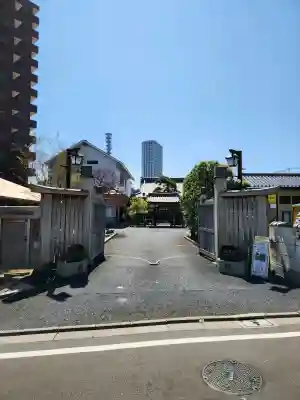 瑞光寺の{uncategorized: "未分類", other: "その他", undefined: "問題あり", building: "その他建物", grave: "お墓", sacred_gate: "鳥居", guardian: "狛犬", statue: "像", buddha: "仏像", history: "歴史", nature: "自然", garden: "庭園", animal: "動物", pagoda: "塔", temizu: "手水舎", mountain_gate: "山門・神門", sanctuary: "本殿・本堂", subordinate: "末社・摂社", art: "芸術", scenery: "景色", jizo: "地蔵", ema: "絵馬", goshuin: "御朱印", omikuji: "おみくじ", items: "授与品その他", amulet: "お守り", goshuincho: "御朱印帳", eats: "食事", festival: "お祭り", votive_dance: "神楽", shichigosan: "七五三参", wedding: "結婚式", experience: "体験その他", initially: "初詣", around: "周辺", anti_infection: "感染症対策"}