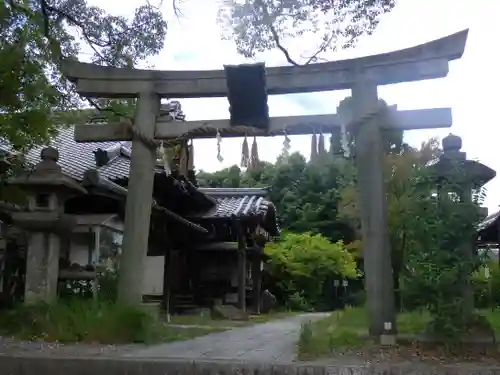 新熊野神社の鳥居